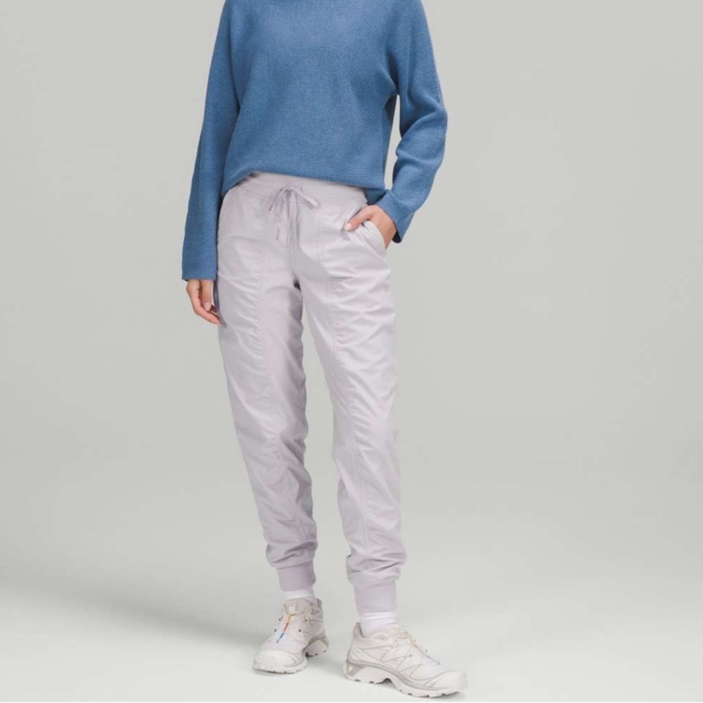 Lululemon Dance Studio Mid-Rise Lined Jogger. Chrome. Size 4.